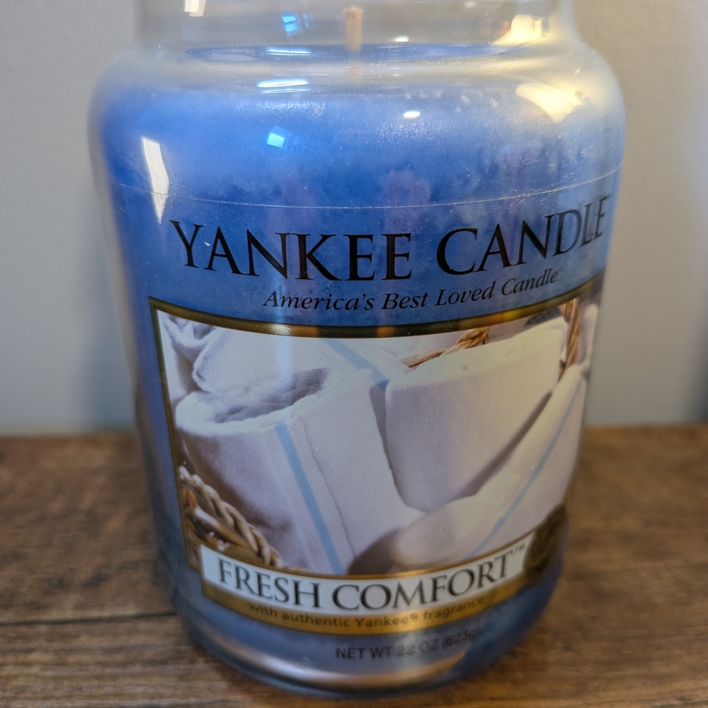 Yankee Candle Fresh Comfort Blue Candle
